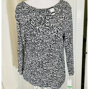 Rafaela New top Large Knit Animal Print Black White Neck Accent Womens